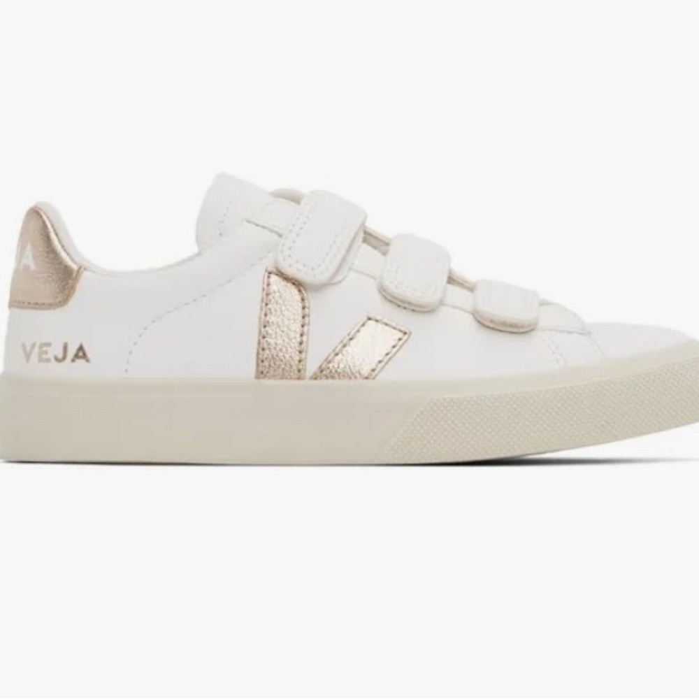 Veja Women White and Gold Sneakers in 10